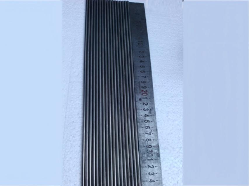 Fine grinding of round bars